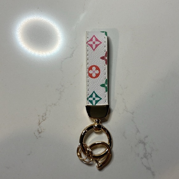 Lot of 2 Disney car keychain - Picture 2 of 4